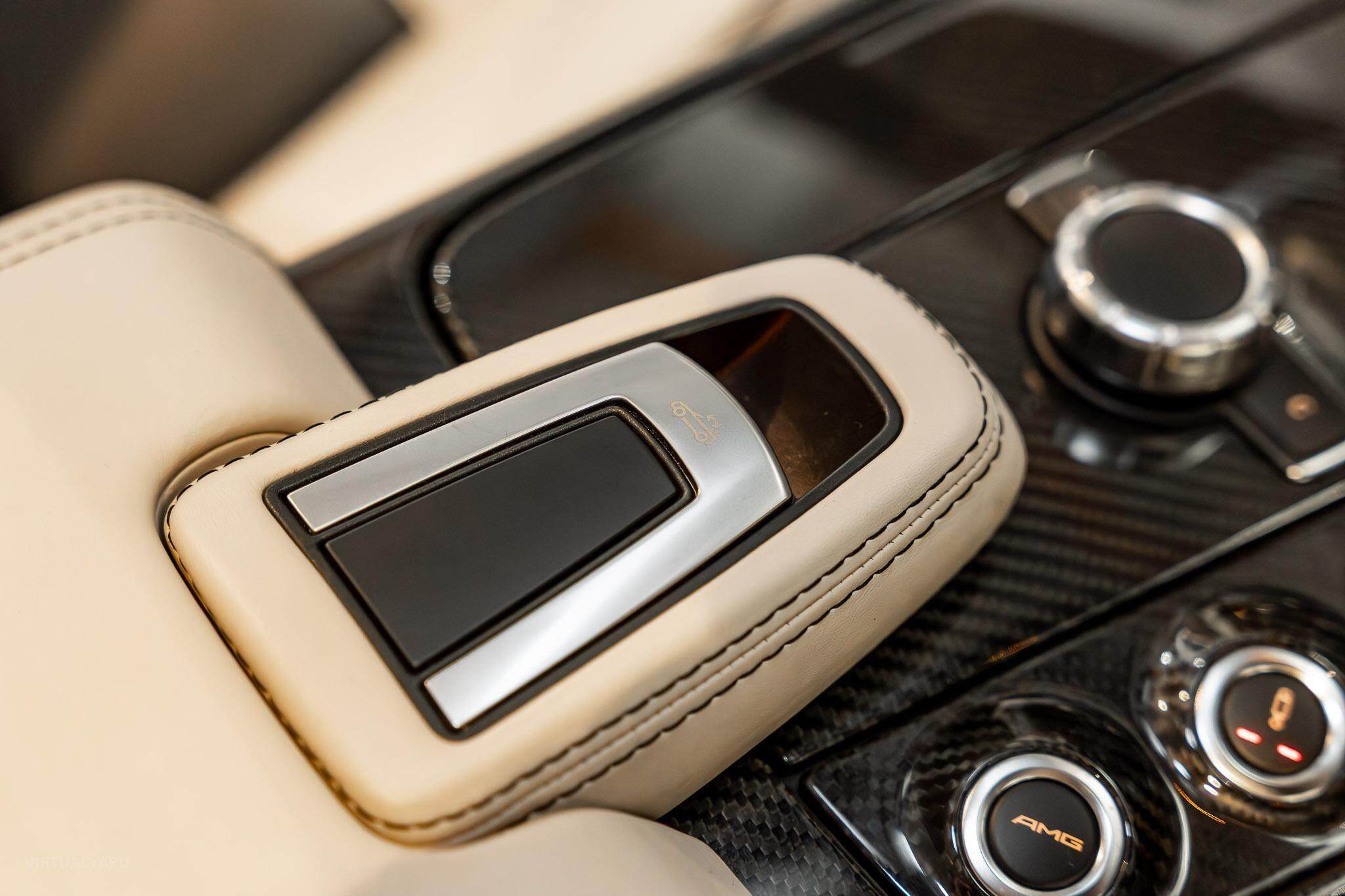 2013 Mercedes-Benz SLS-Class R197 SLS AMG Roadster 2dr SPEEDSHIFT DCT 7sp 6.3i 