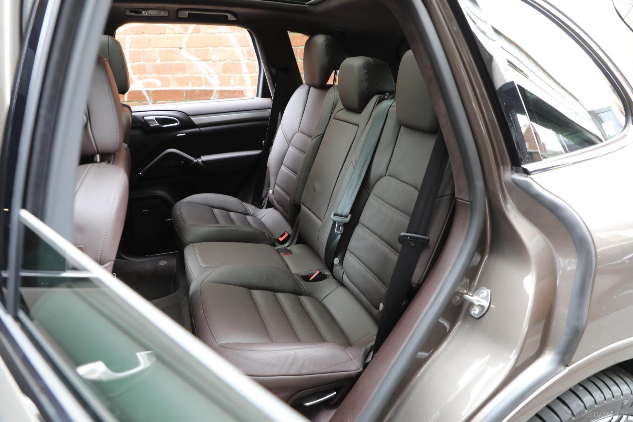 2016 Porsche Cayenne 92A Turbo Wagon 5dr Tiptronic 8sp 4x4 4.8TT [MY16] 