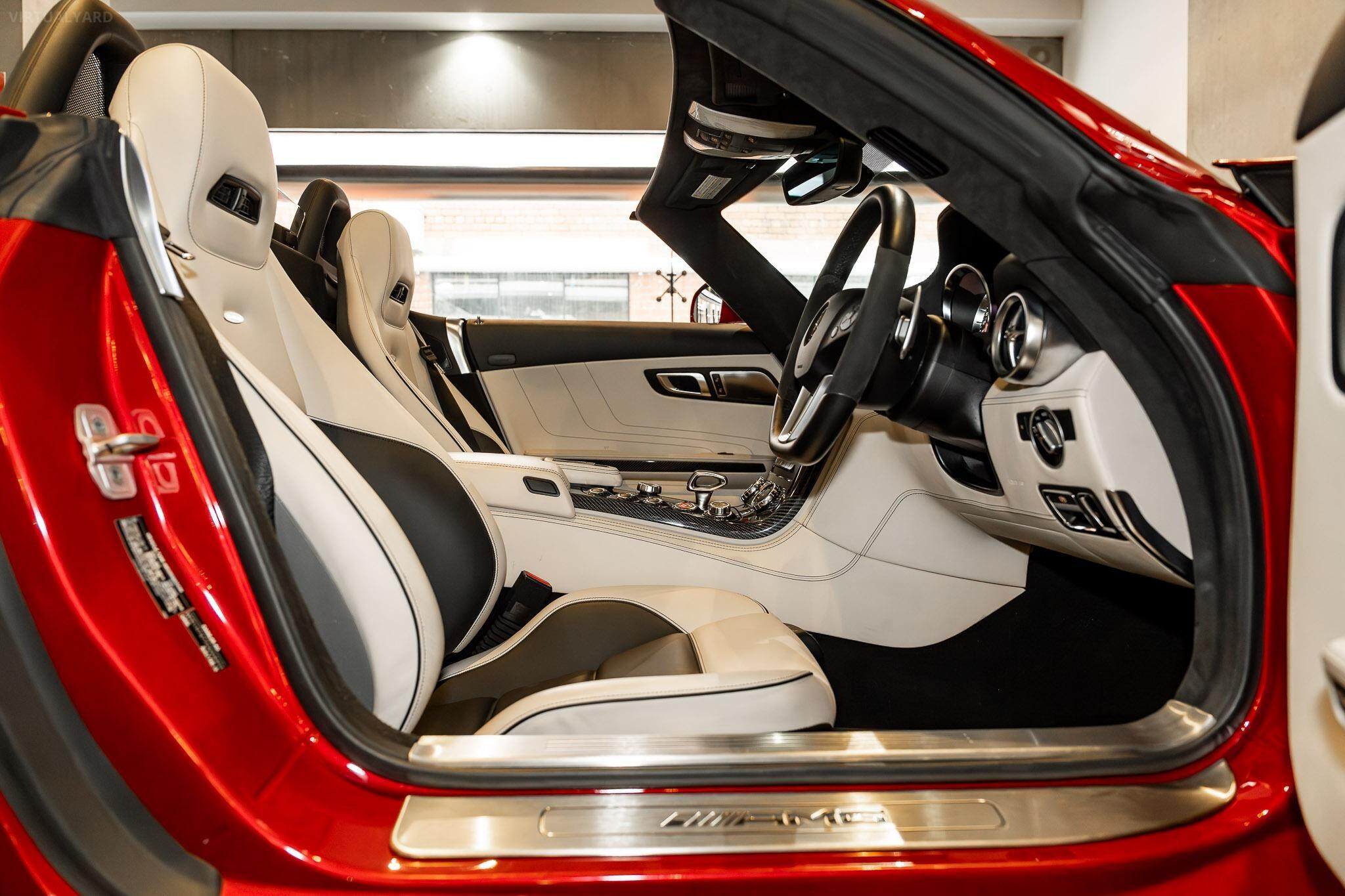 2013 Mercedes-Benz SLS-Class R197 SLS AMG Roadster 2dr SPEEDSHIFT DCT 7sp 6.3i 