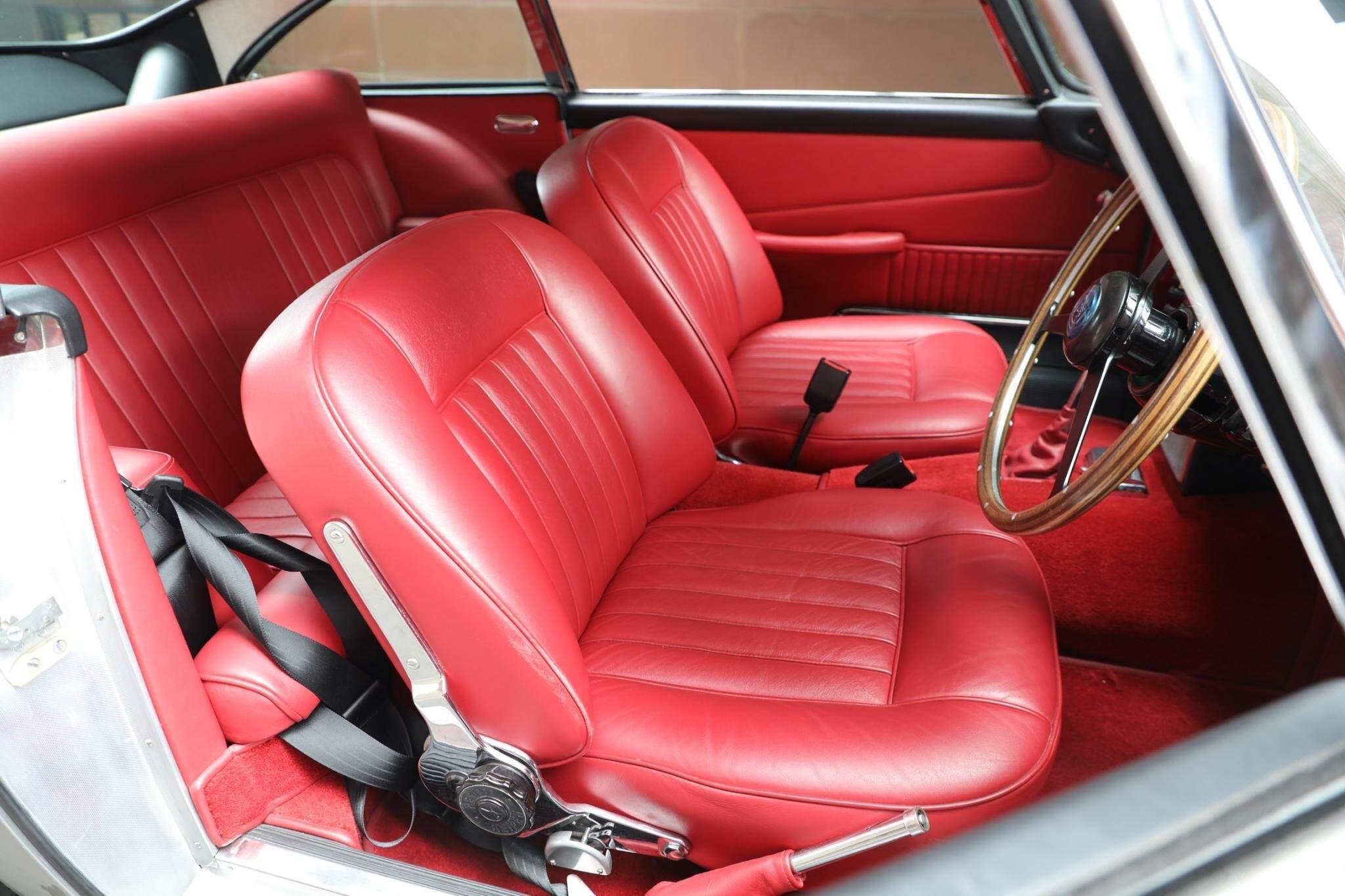 1964 Aston Martin DB5 Coupe 2dr Man 4sp 4.0 [Jan] 