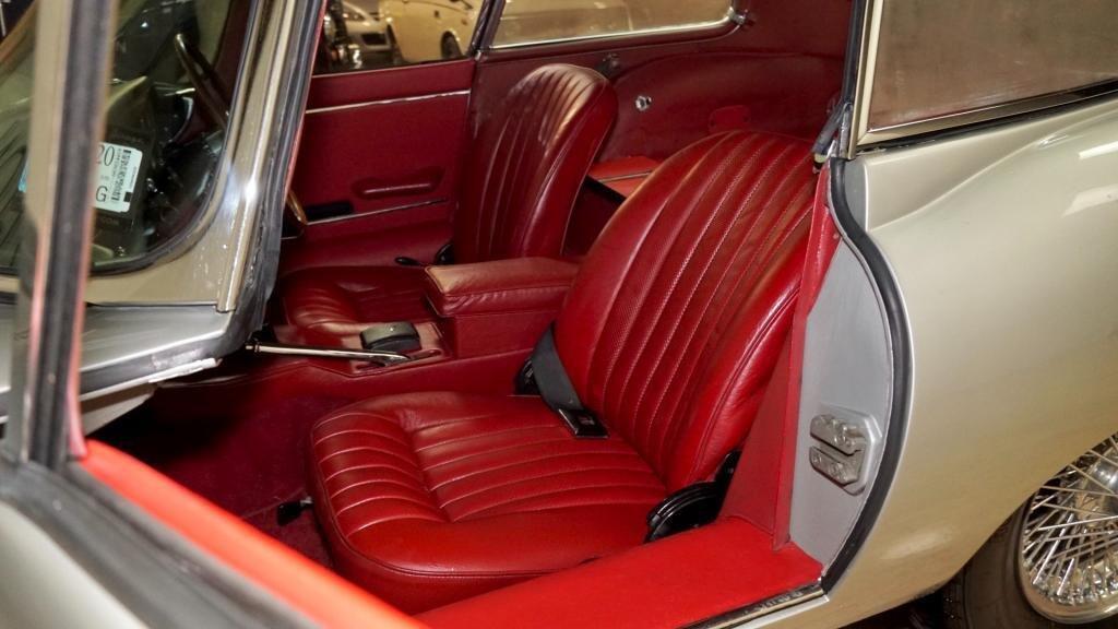 1970 Jaguar E-Type Series 2 (FHC) 