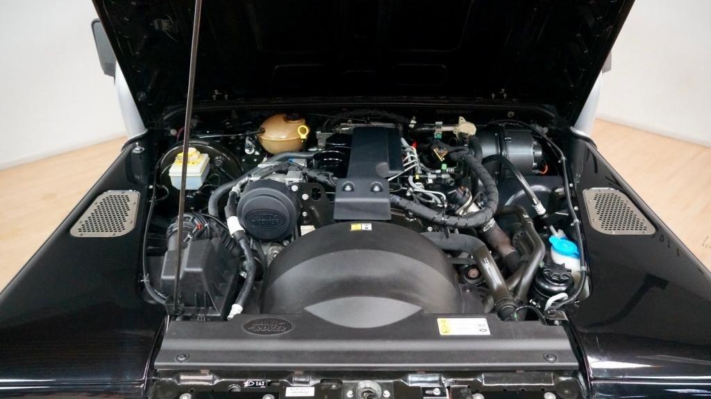 2009 LAND ROVER DEFENDER 90 SVX 