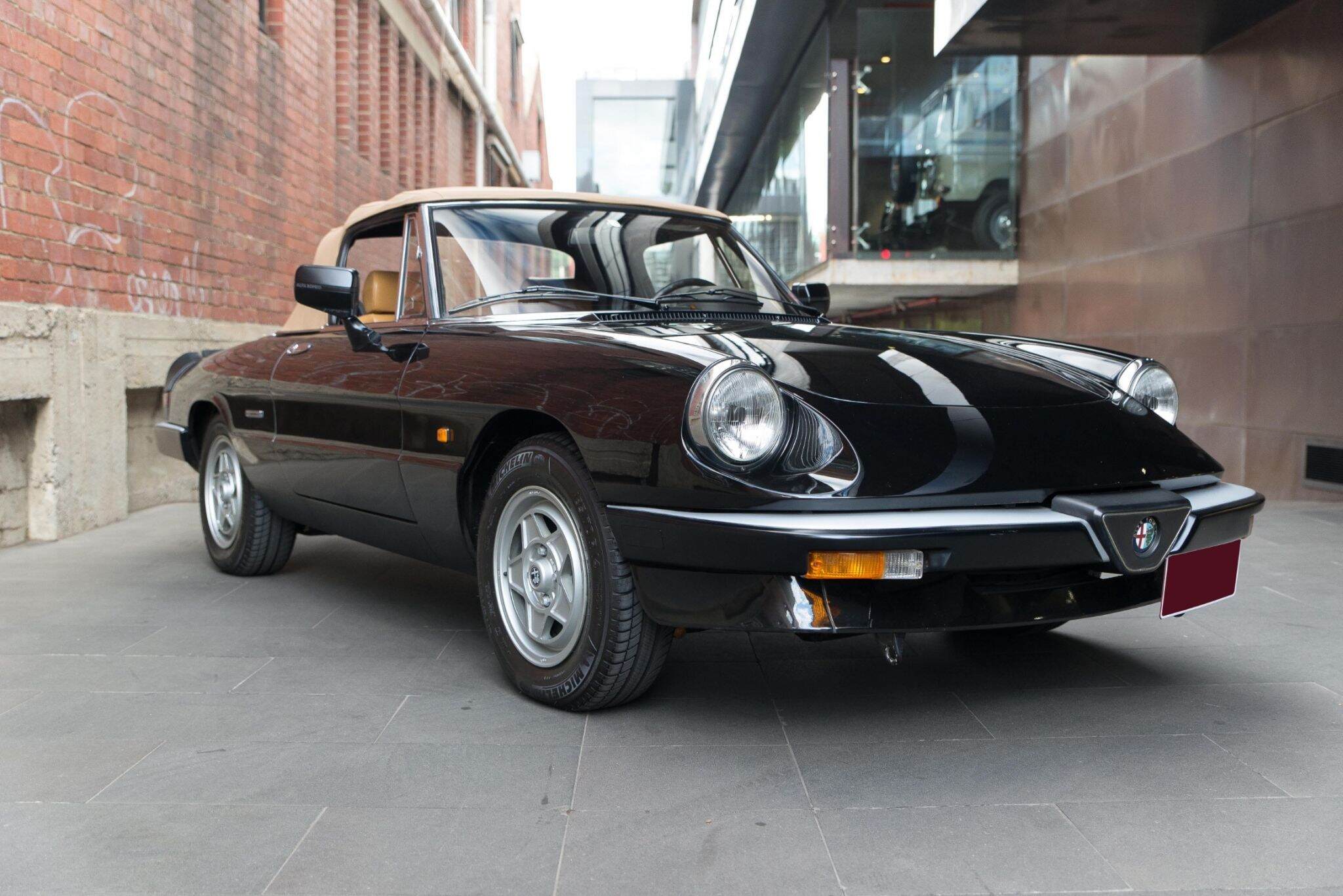 1987 Alfa Romeo Spider 2.0 Injection Convertible 