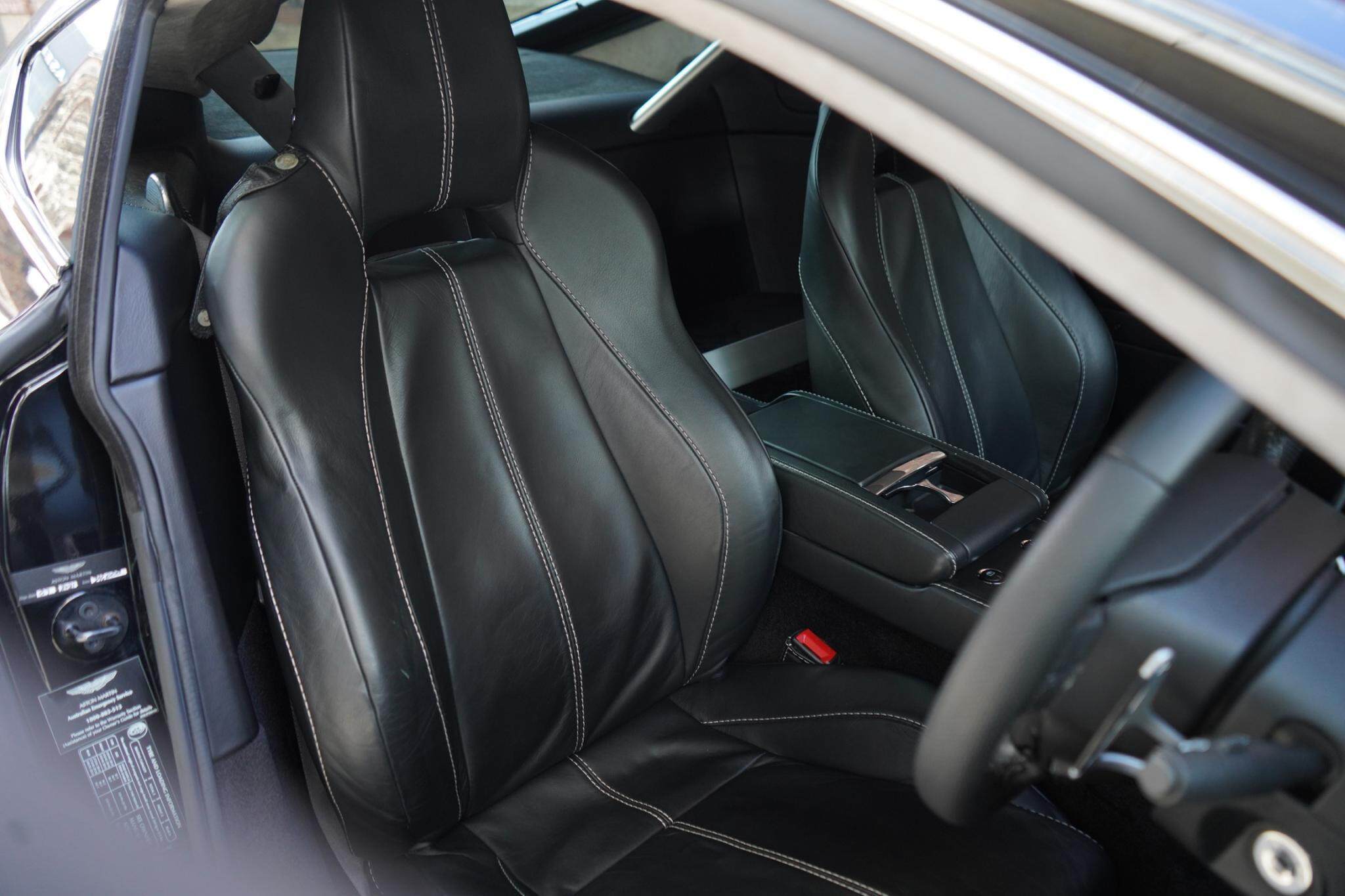 2007 Aston Martin V8 Vantage Coupe 2dr Seq. Mac 6sp 4.3i [MY07] 