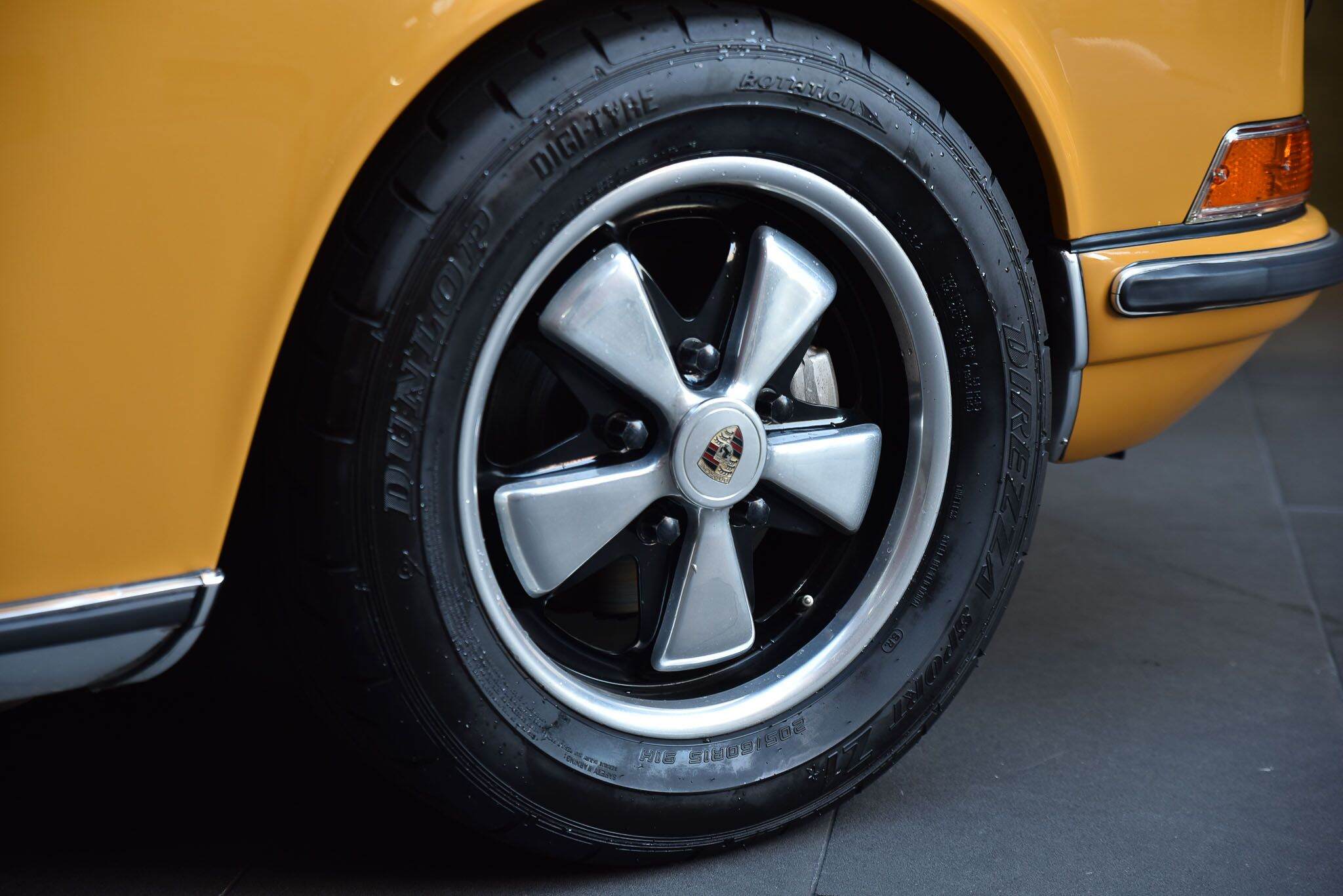 1969 Porsche 911 S Coupe 2dr Man 5sp 2.0i 