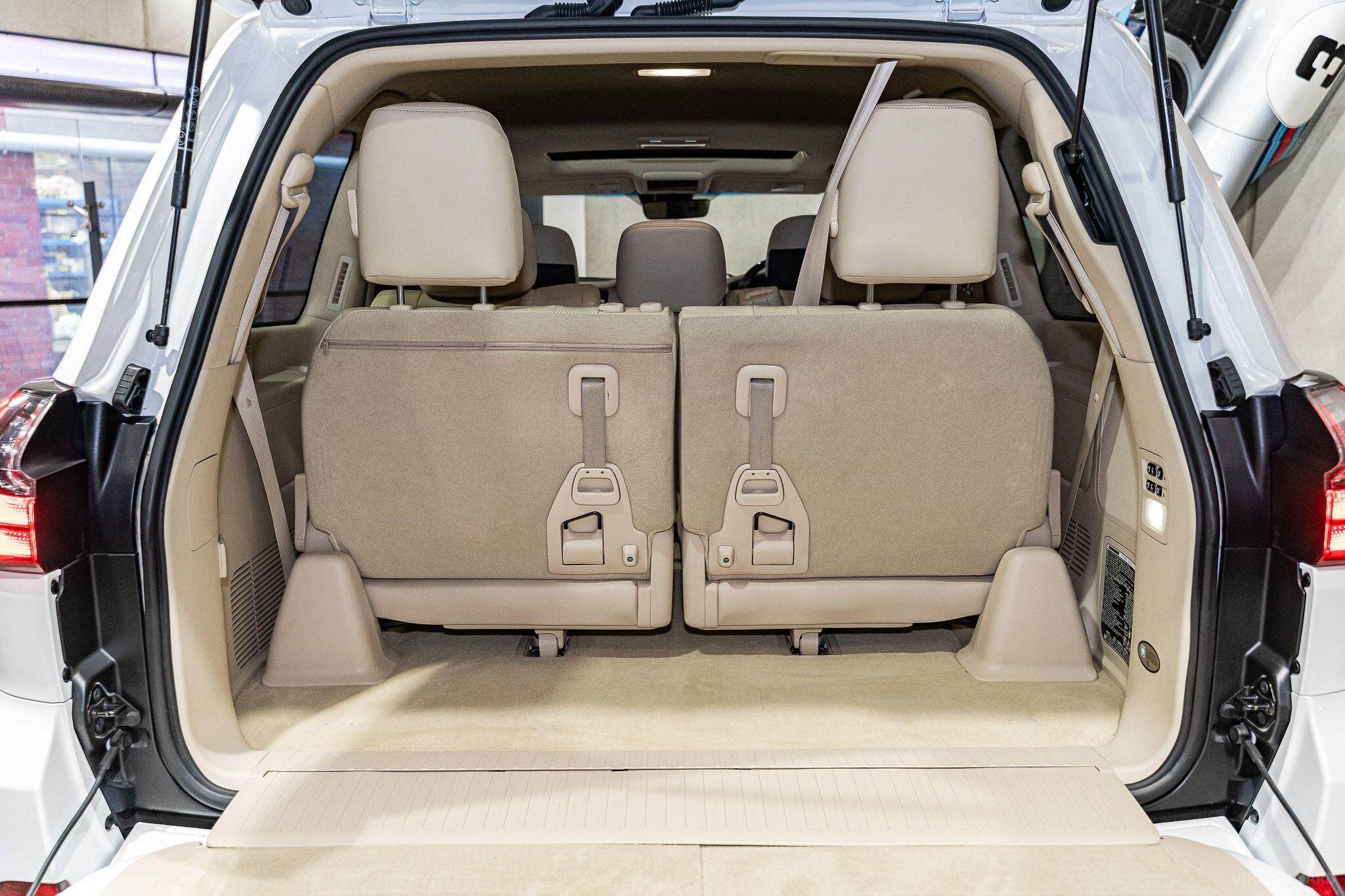 2016 Lexus LX URJ201R LX570 Wagon 8st 5dr Spts Auto 8sp, 4x4 5.7i 