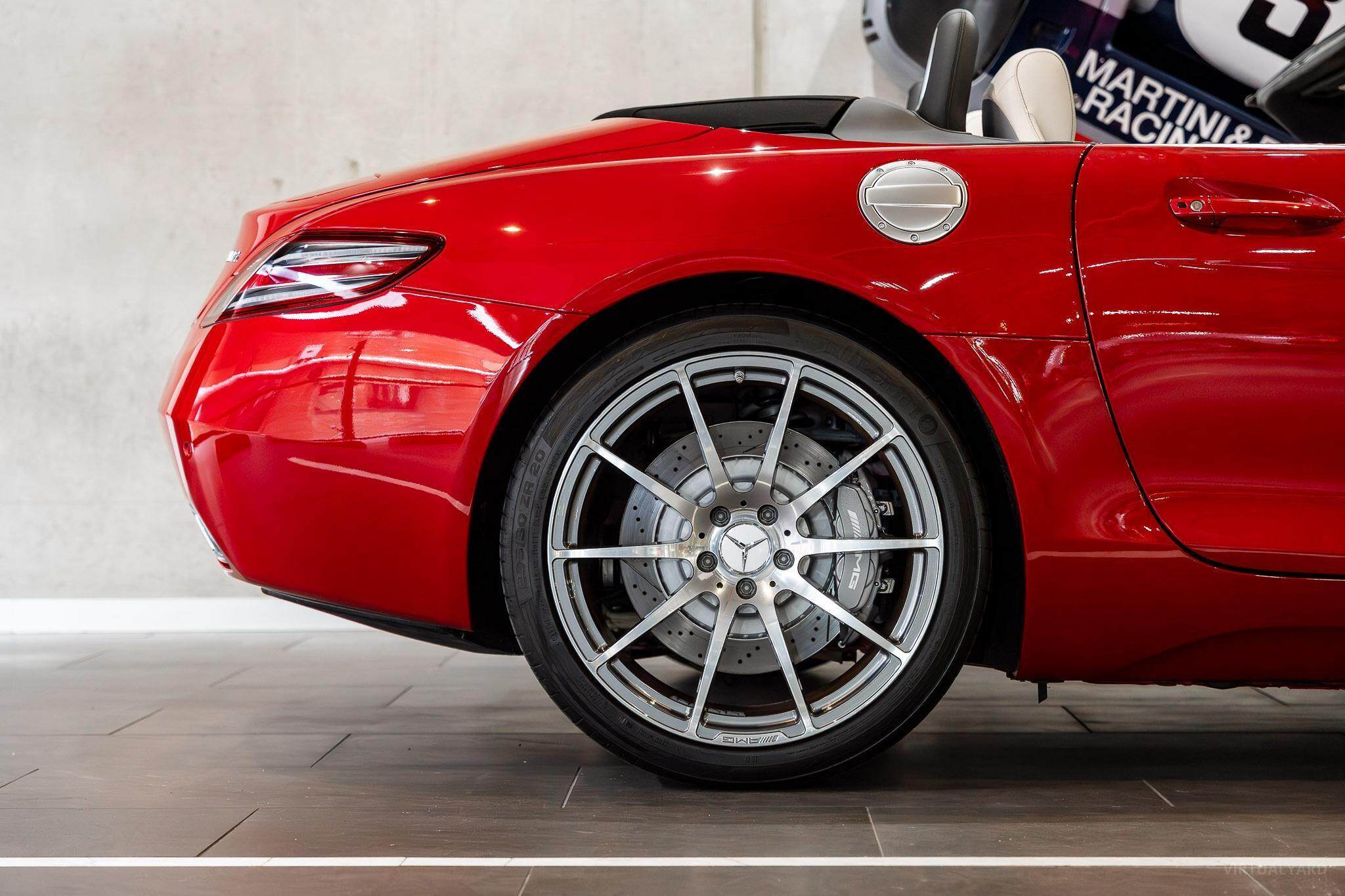 2013 Mercedes-Benz SLS-Class R197 SLS AMG Roadster 2dr SPEEDSHIFT DCT 7sp 6.3i 