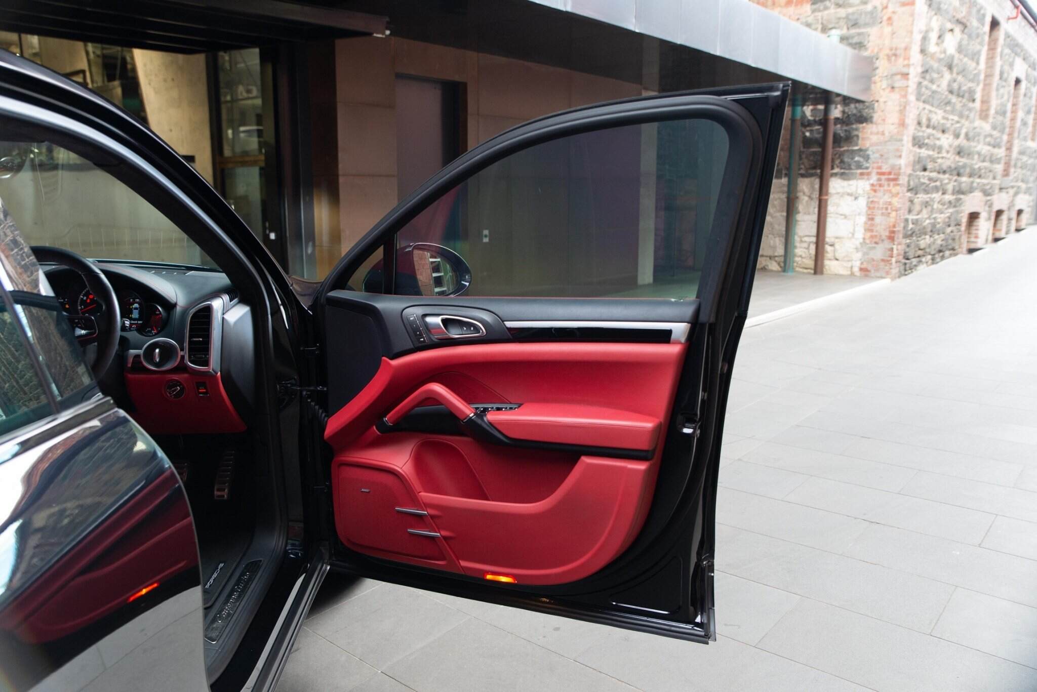 2015 Porsche Cayenne 92A Turbo Wagon 5dr Tiptronic 8sp 4x4 4.8TT [MY15] 