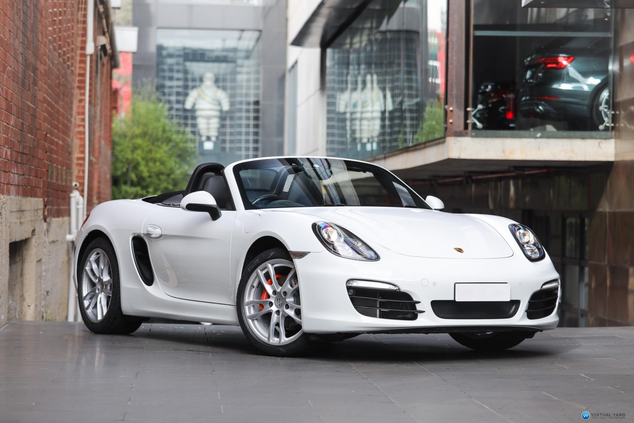 Porsche boxster 981 красный