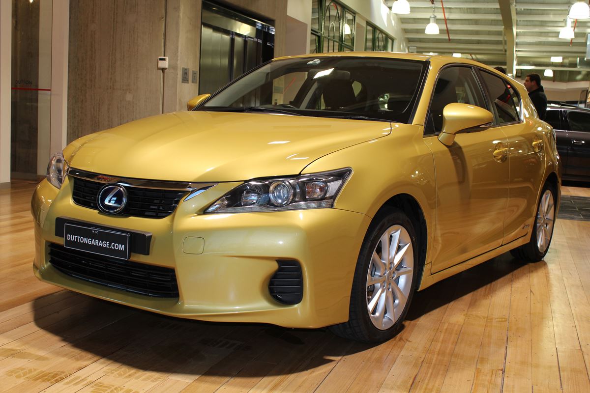 Lexus ct200h 2011