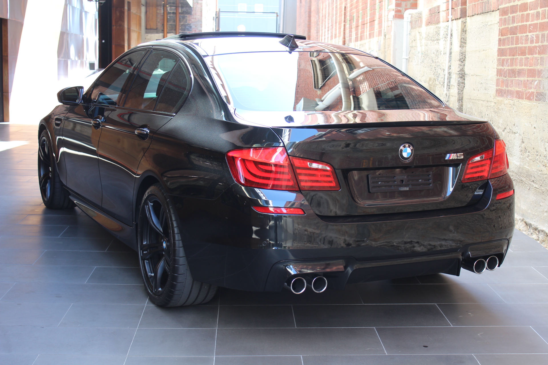 2013 BMW M5 F10 MY13 M-DCT BLACK