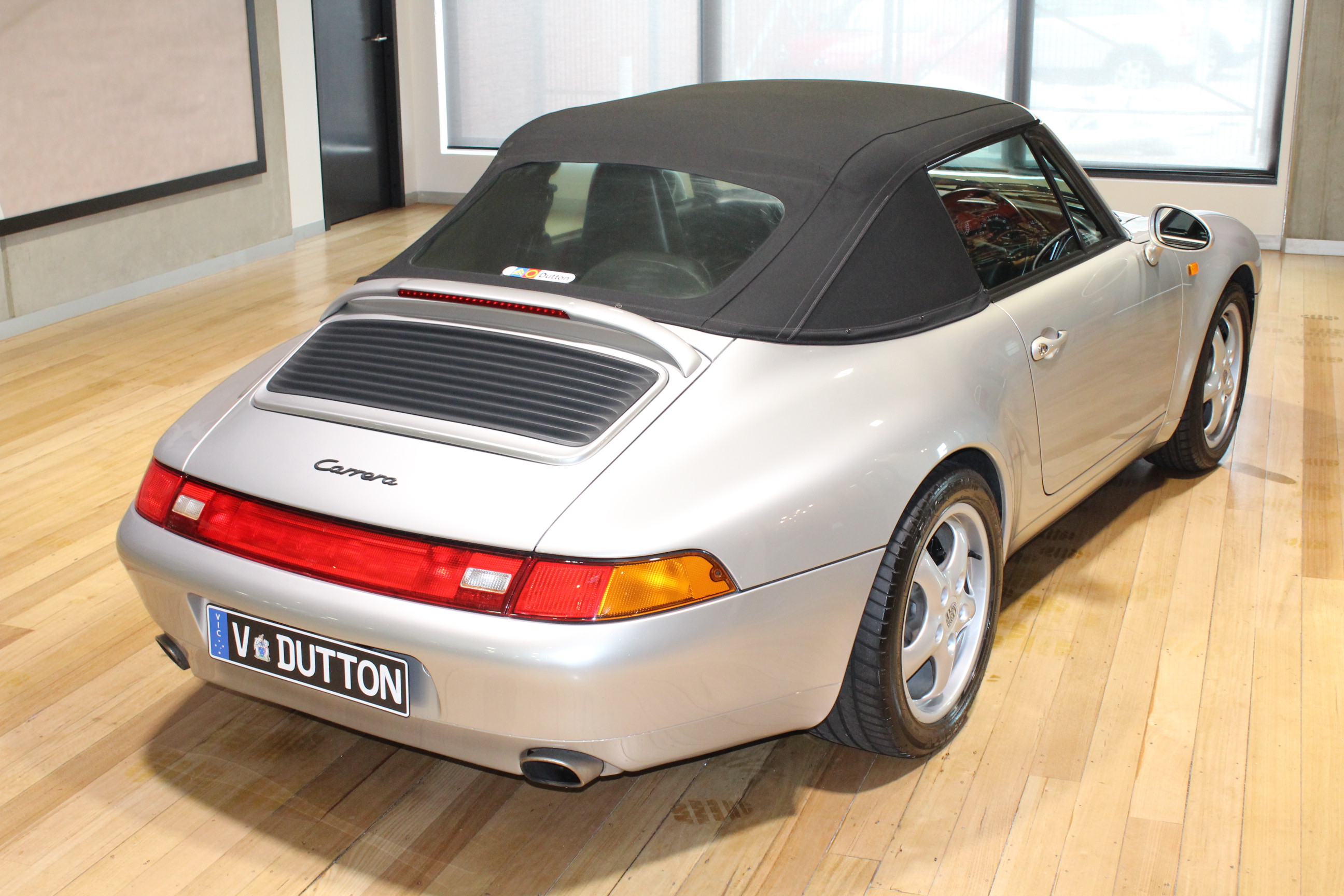 Porsche 911 Cabriolet (993) 1