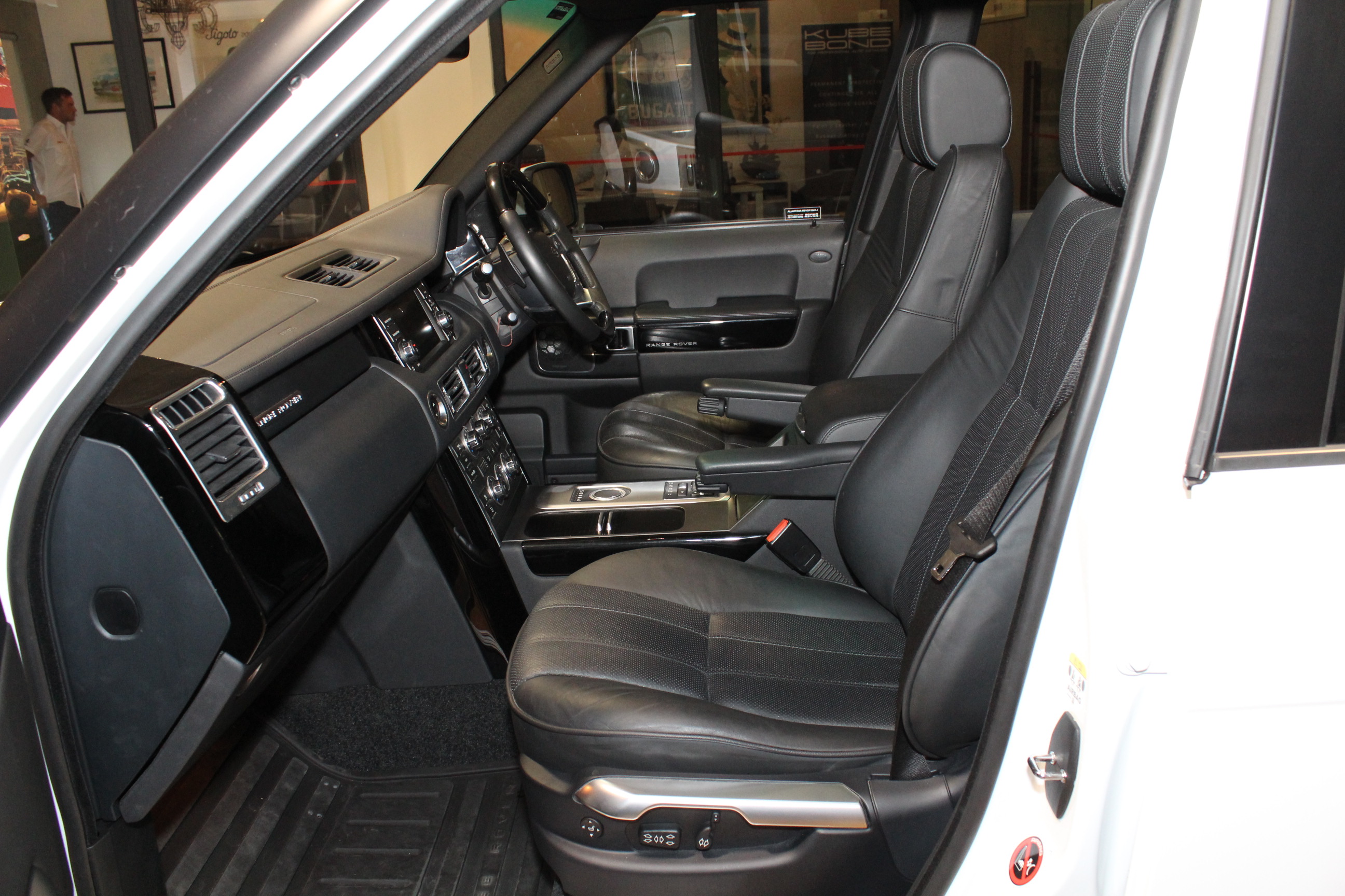 2012 Land Rover Range Rover Vogue L322 TDV8 Luxury Wagon 5dr Spts Auto ...