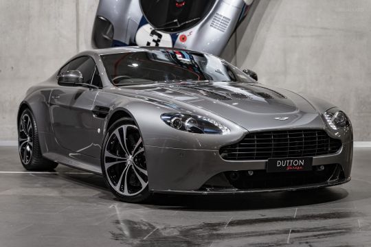 2013 Aston Martin V12 Vantage Carbon Black Coupe 2dr Man 6sp 5.9i [MY13] 