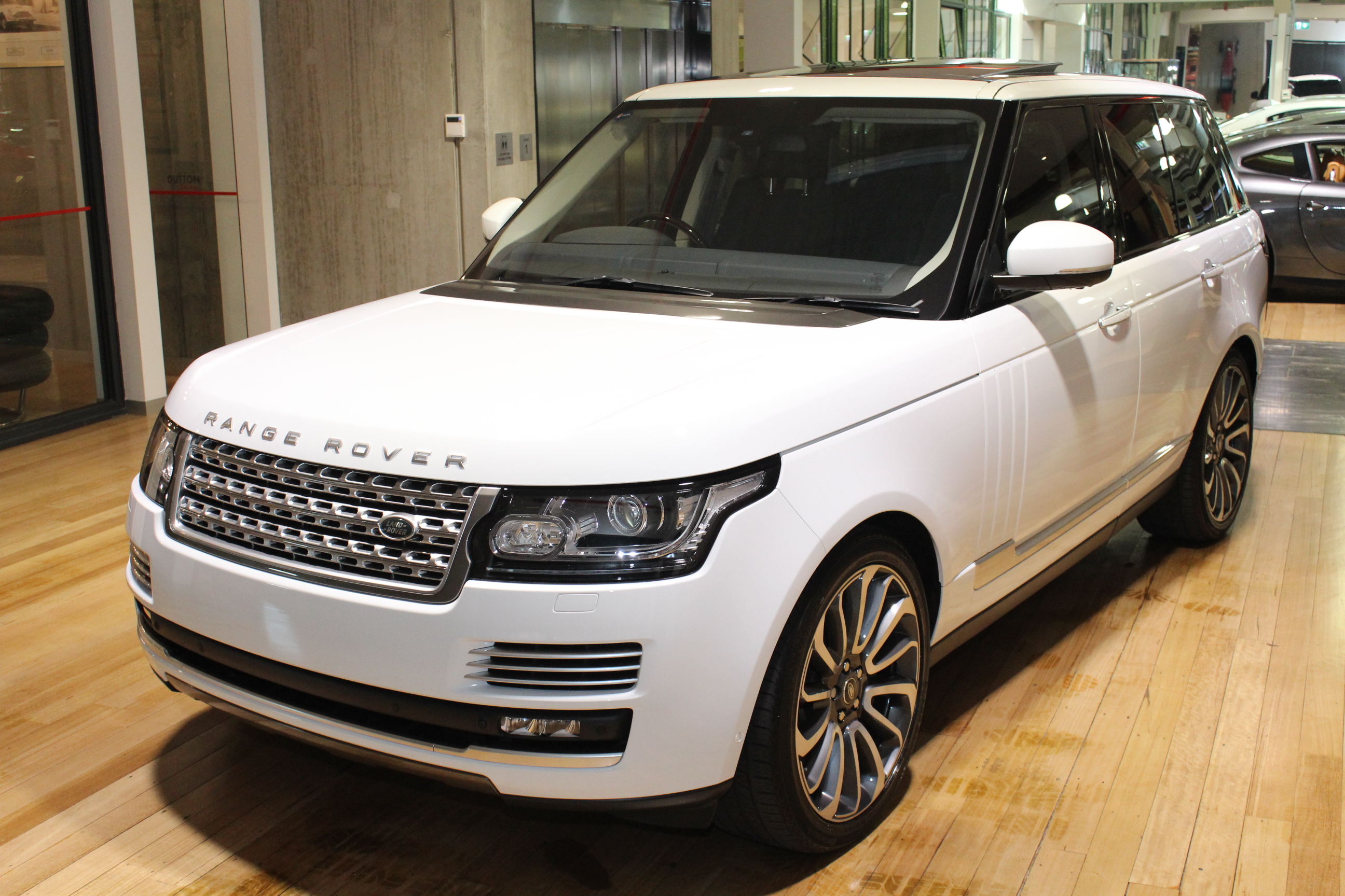 2014 Land Rover Range Rover L405 SDV8 Autobiography Wagon 5dr Spts Auto ...