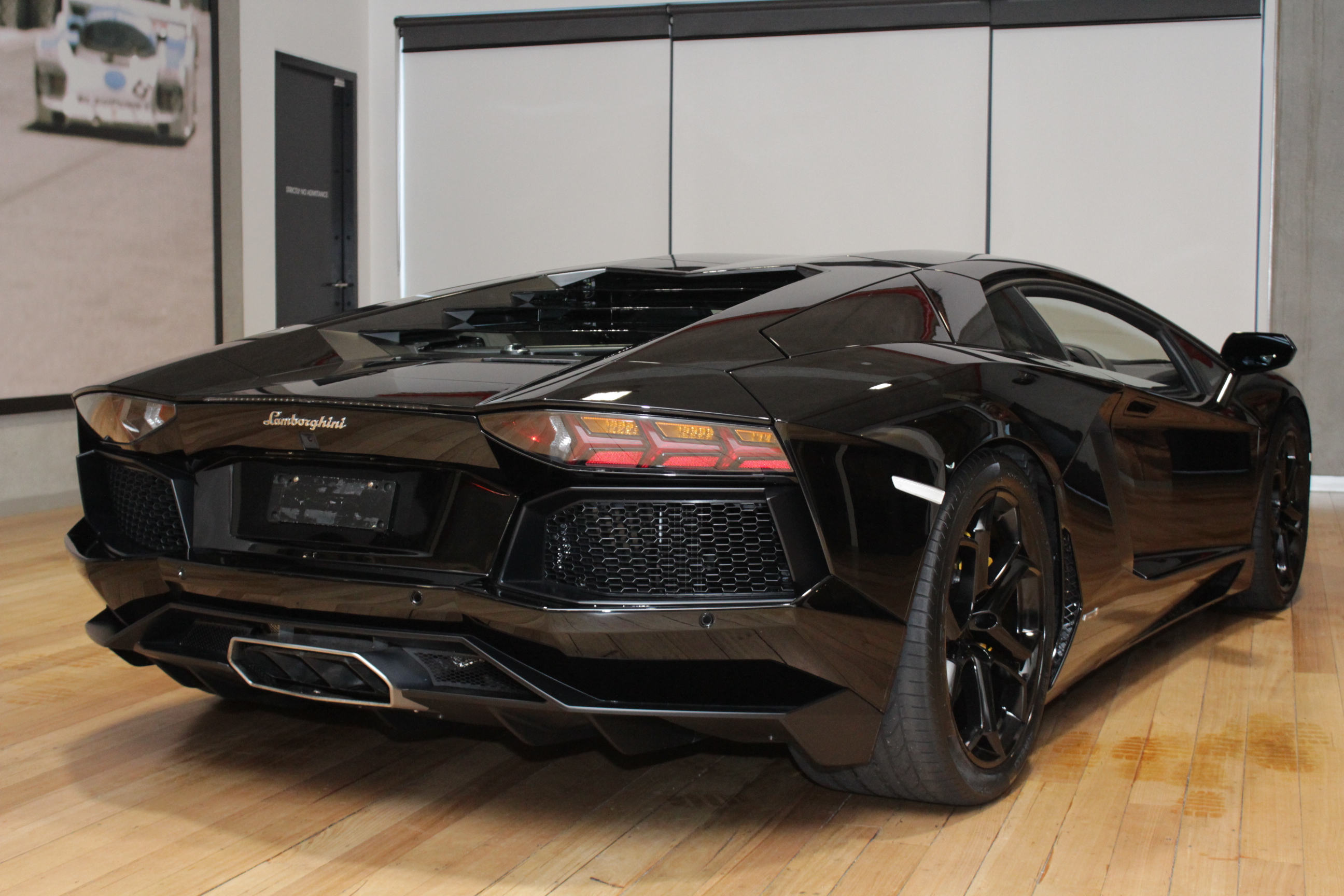 2012 Aventador 834 LP7004 Coupe 2dr ISR 7sp AWD 6.5i