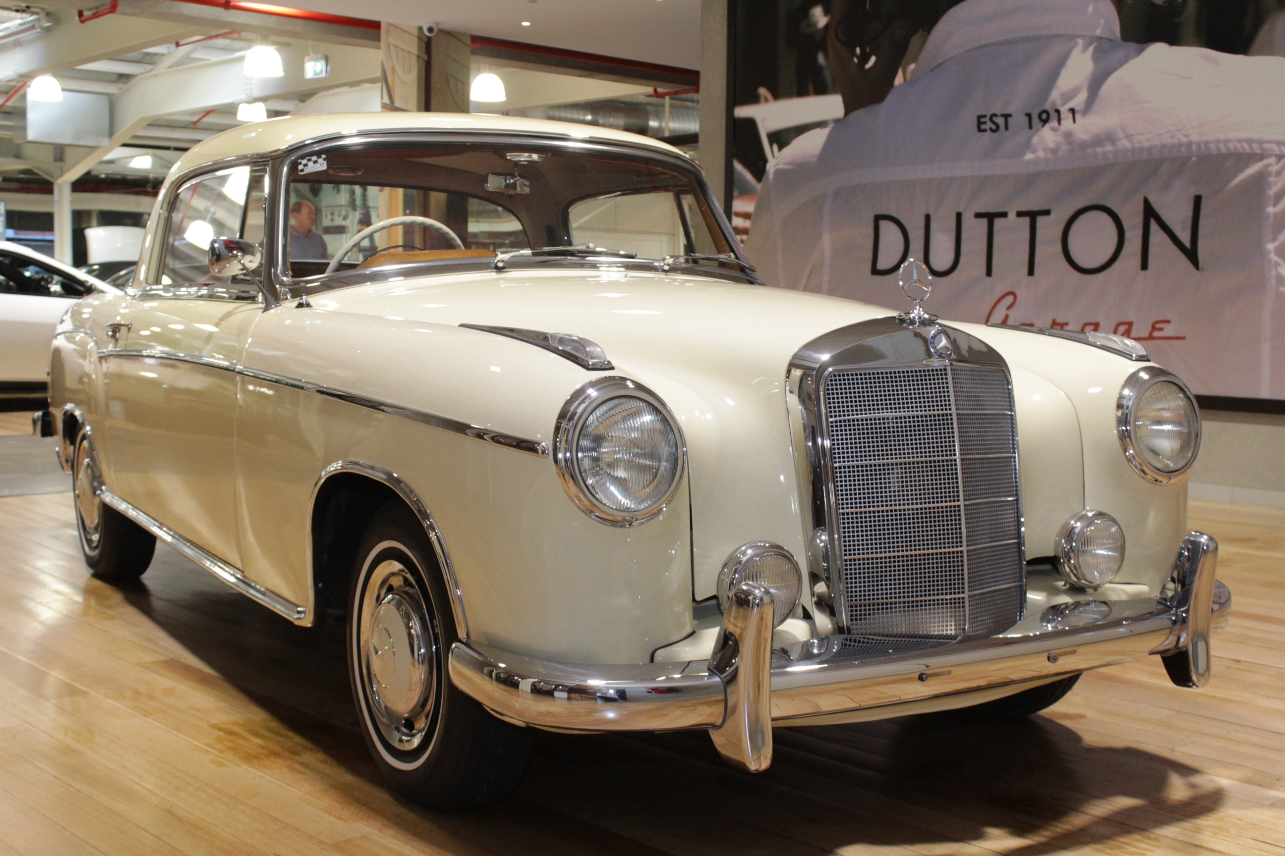 1960 Mercedes-Benz 220s Coupe