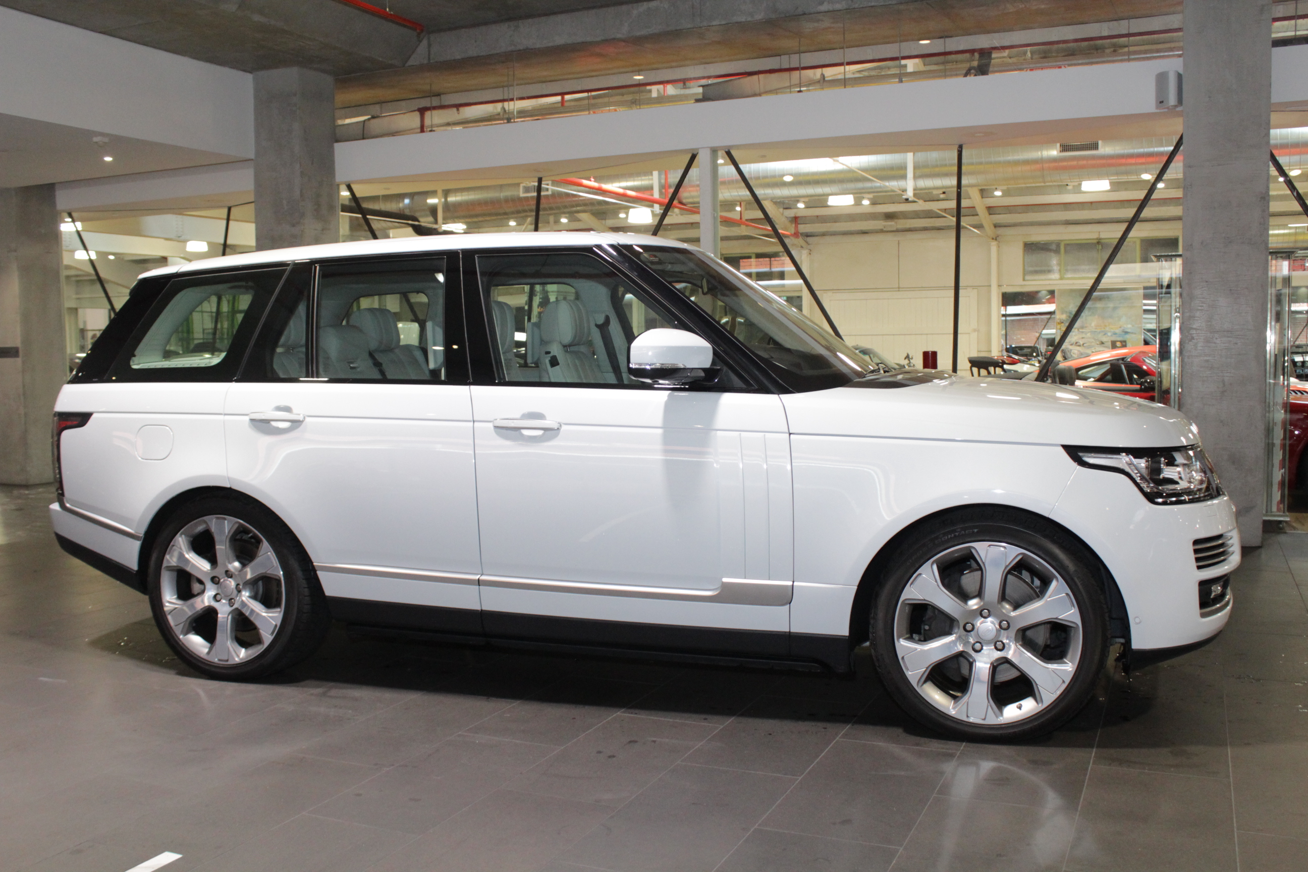 Range rover l405 android