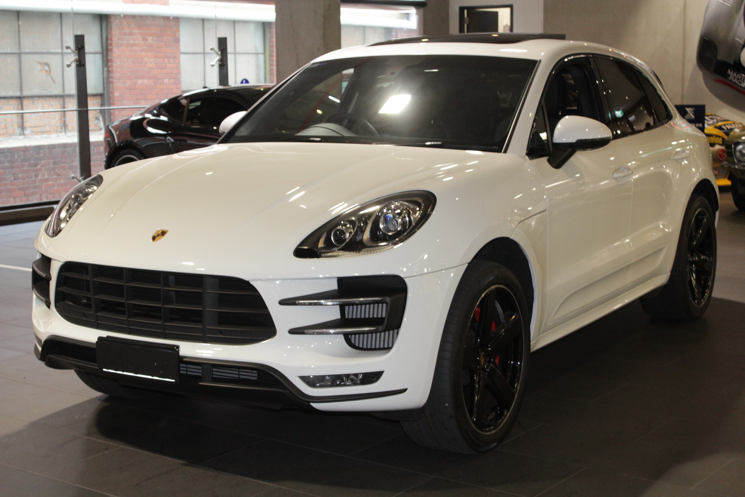 2015 Porsche Macan 95B Turbo Wagon 5dr PDK 7sp AWD 3.6TT