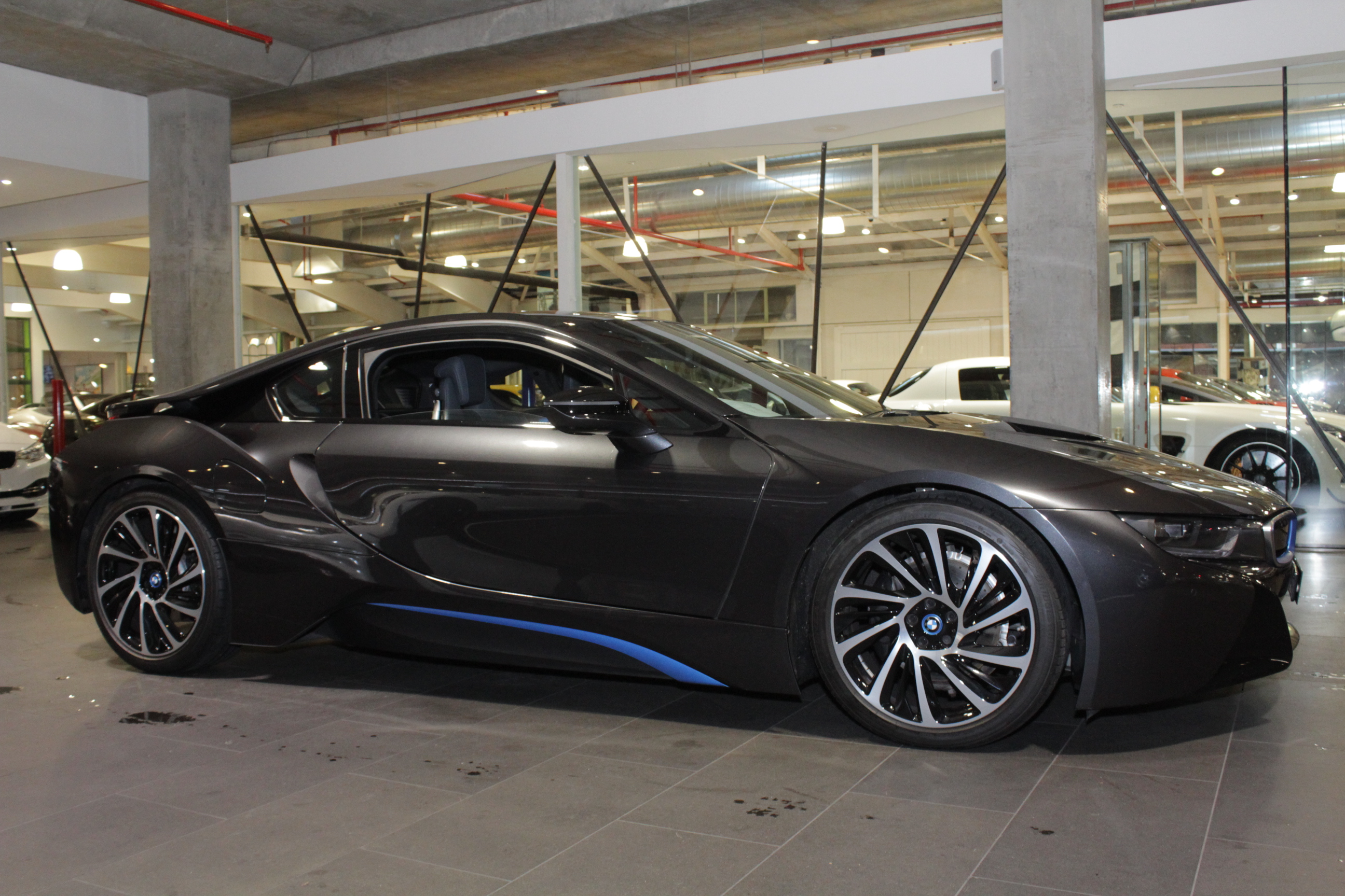 Bmw i8 i12