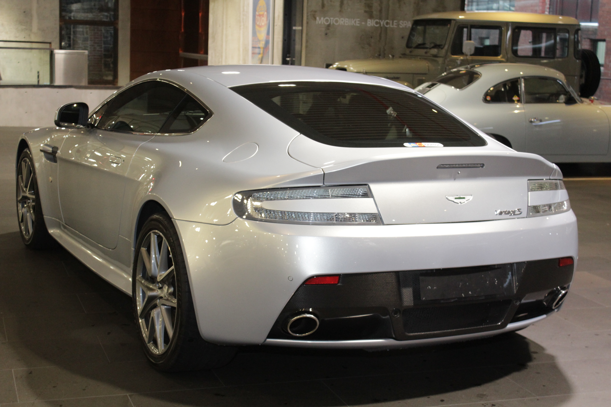 2011 Aston Martin V8 Vantage S Coupe 2dr Sportshift II 7sp 4.7i [MY12]