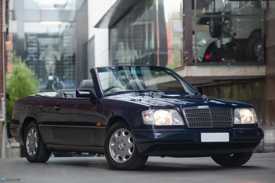 1994 Mercedes-Benz E-Class W124 E220 Cabriolet 2dr Auto 4sp 2.2i 