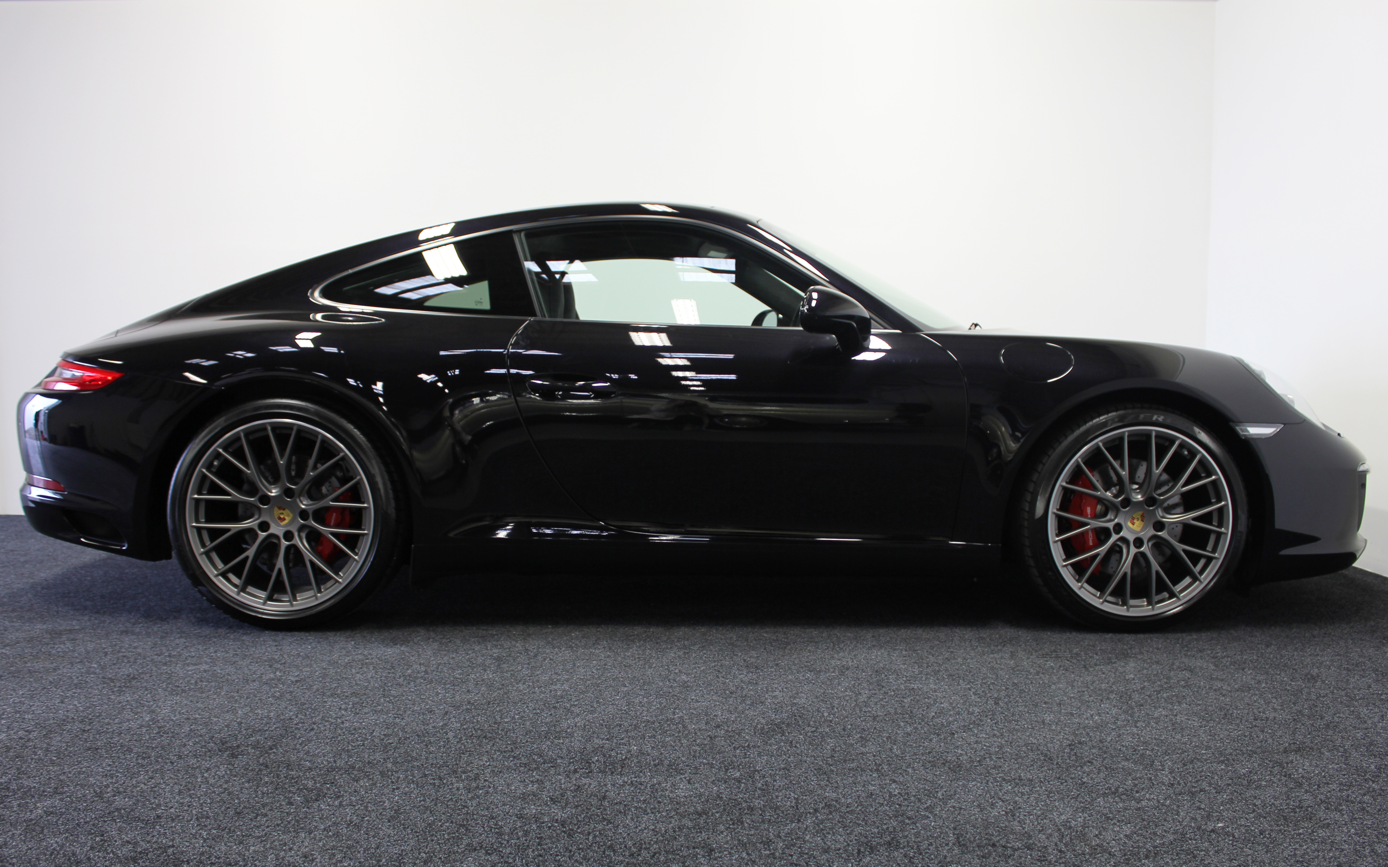 2017 Porsche 911 Carrera S (Car located in NZ)