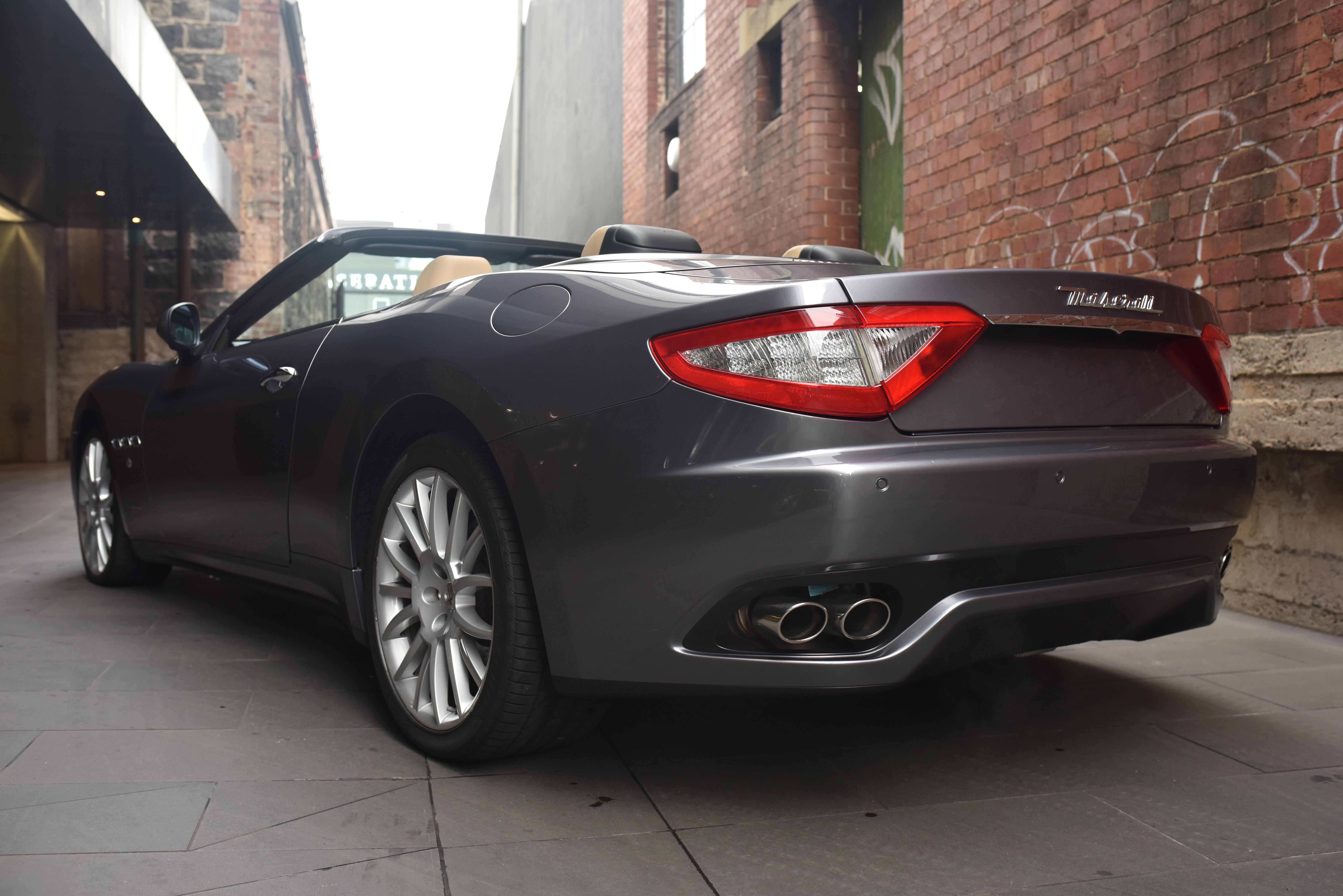 Maserati grancabrio 2010