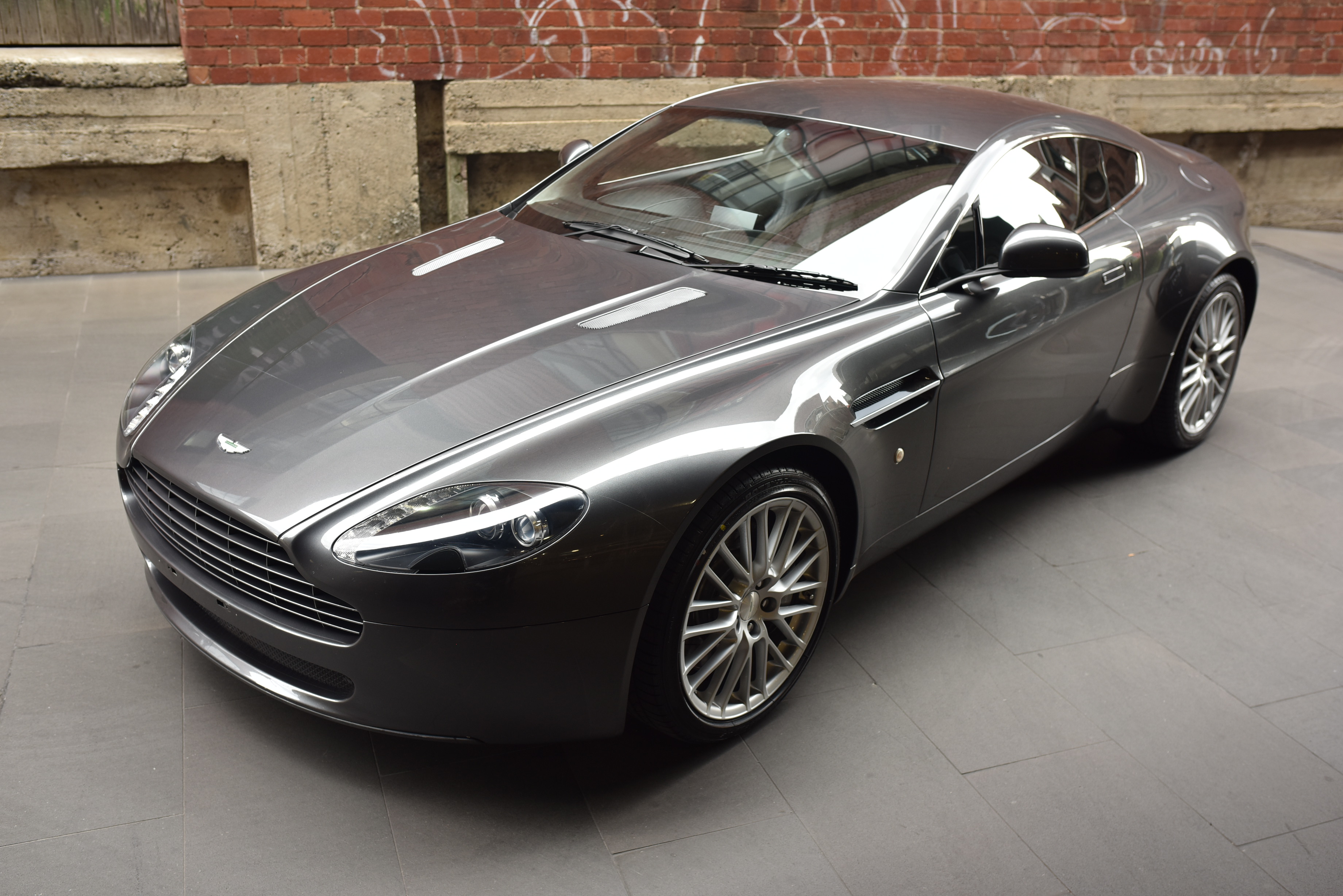 2010 Aston Martin V8 Vantage Coupe 2dr Man 6sp 4.7i [MY11]