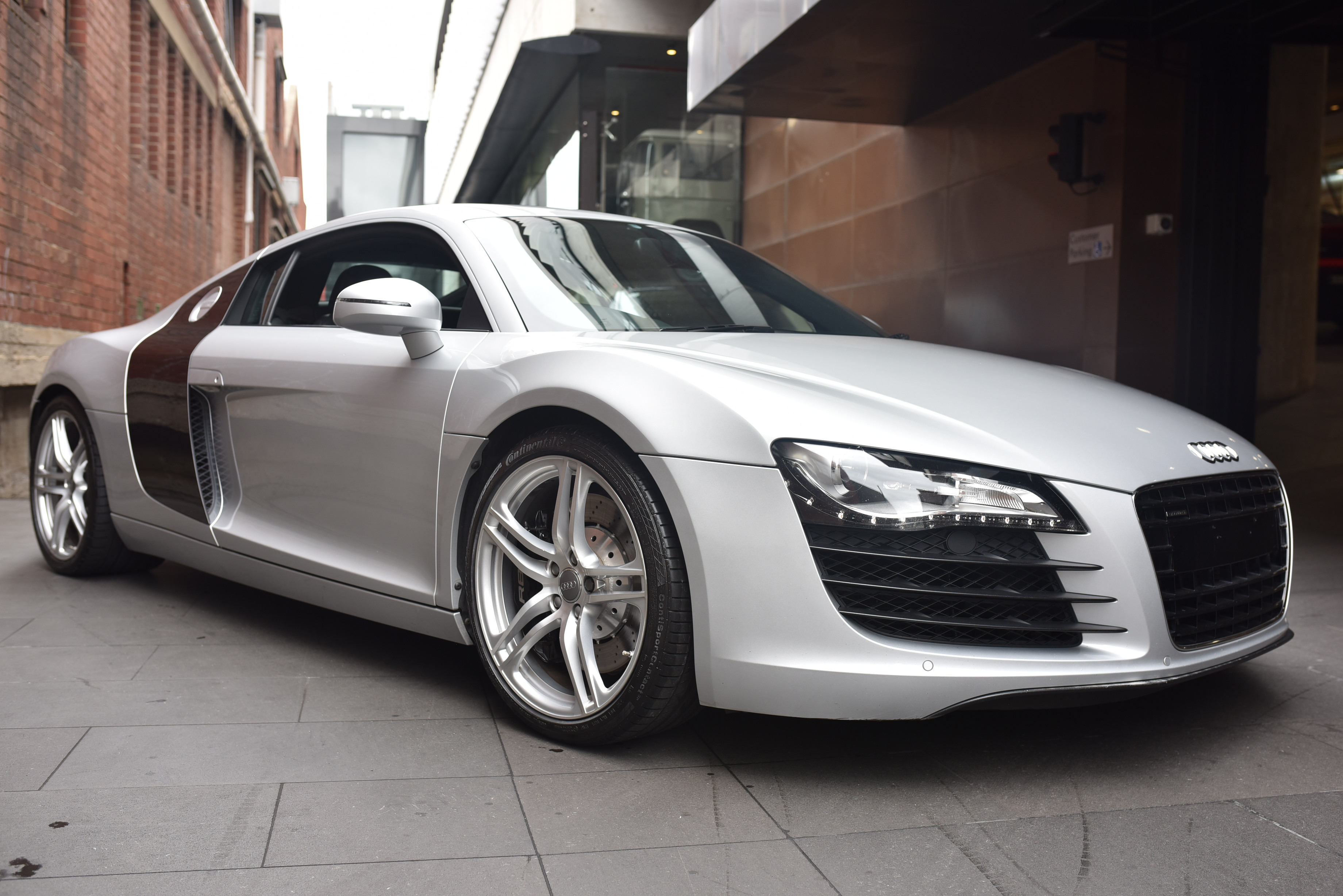 A New Standard In Luxury: The 2009 Audi R8