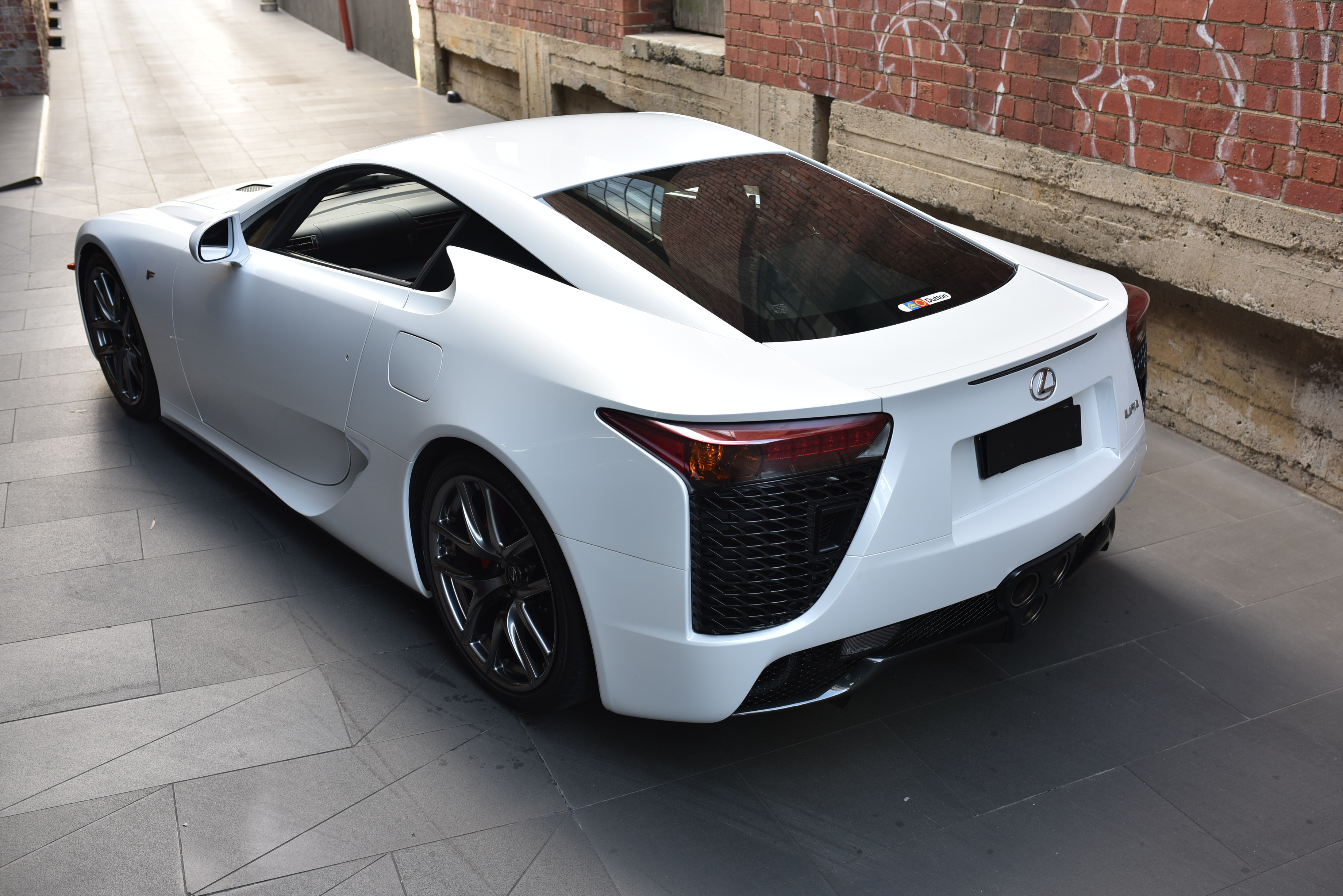 Lexus LFA Violet