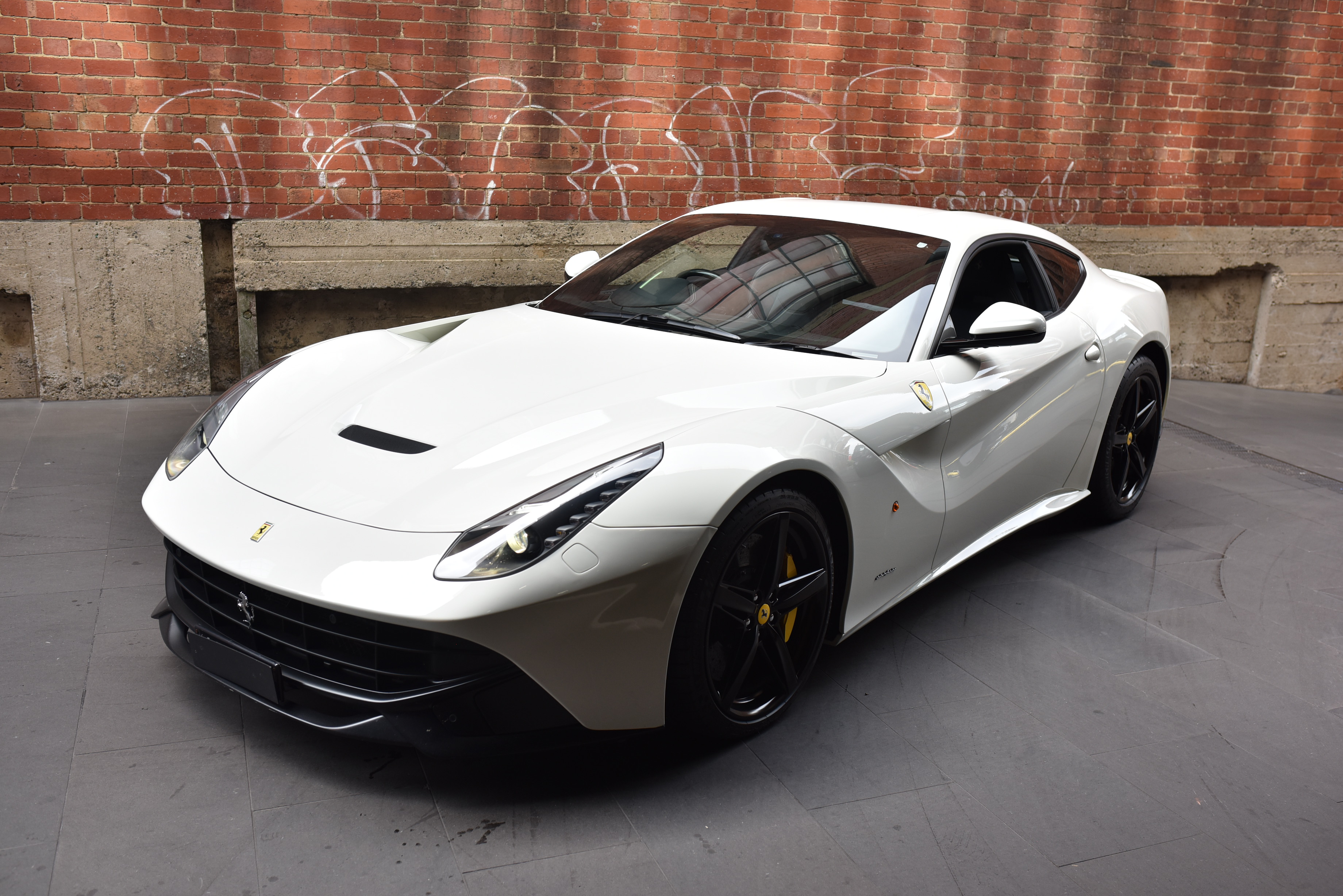 2013 Ferrari F12 F12 Coupe 2dr DCT 7sp 6.3i