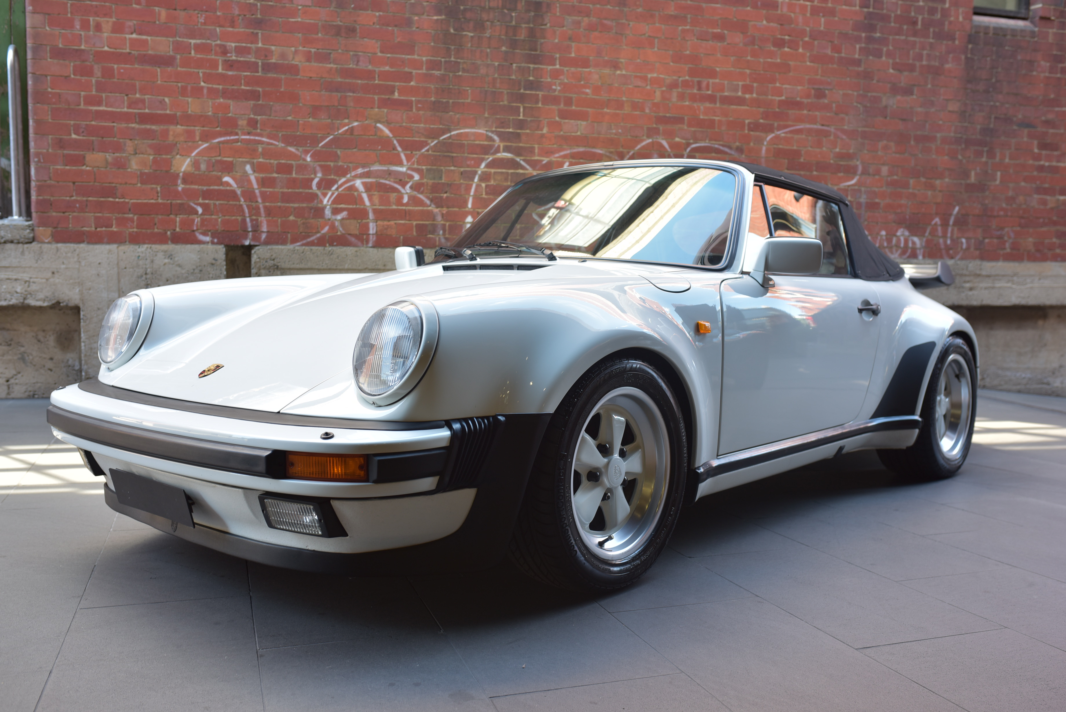 1988 Porsche 911 Carrera Cabriolet Convertible 2dr Man 5sp 3.2i