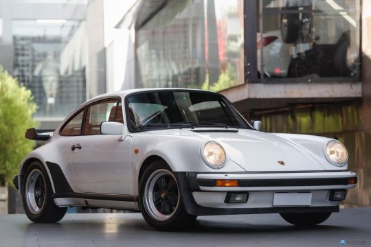 1985 Porsche 930 Turbo Coupe 2dr Man 4sp 3.3T 