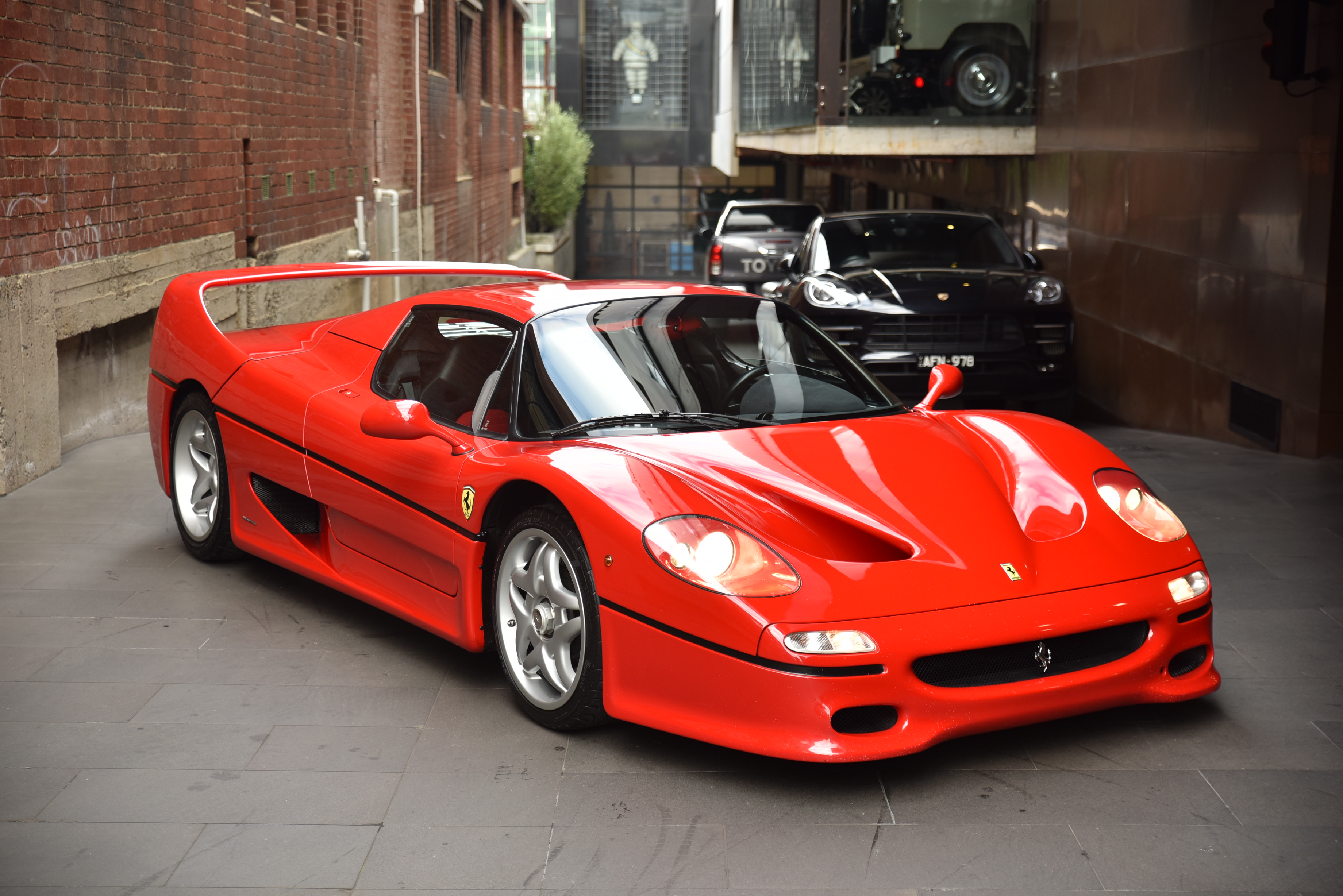 Ferrari Enzo vs