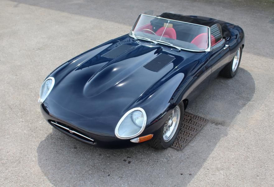  Jaguar E-type Roadster 3.8 semi-lightweight