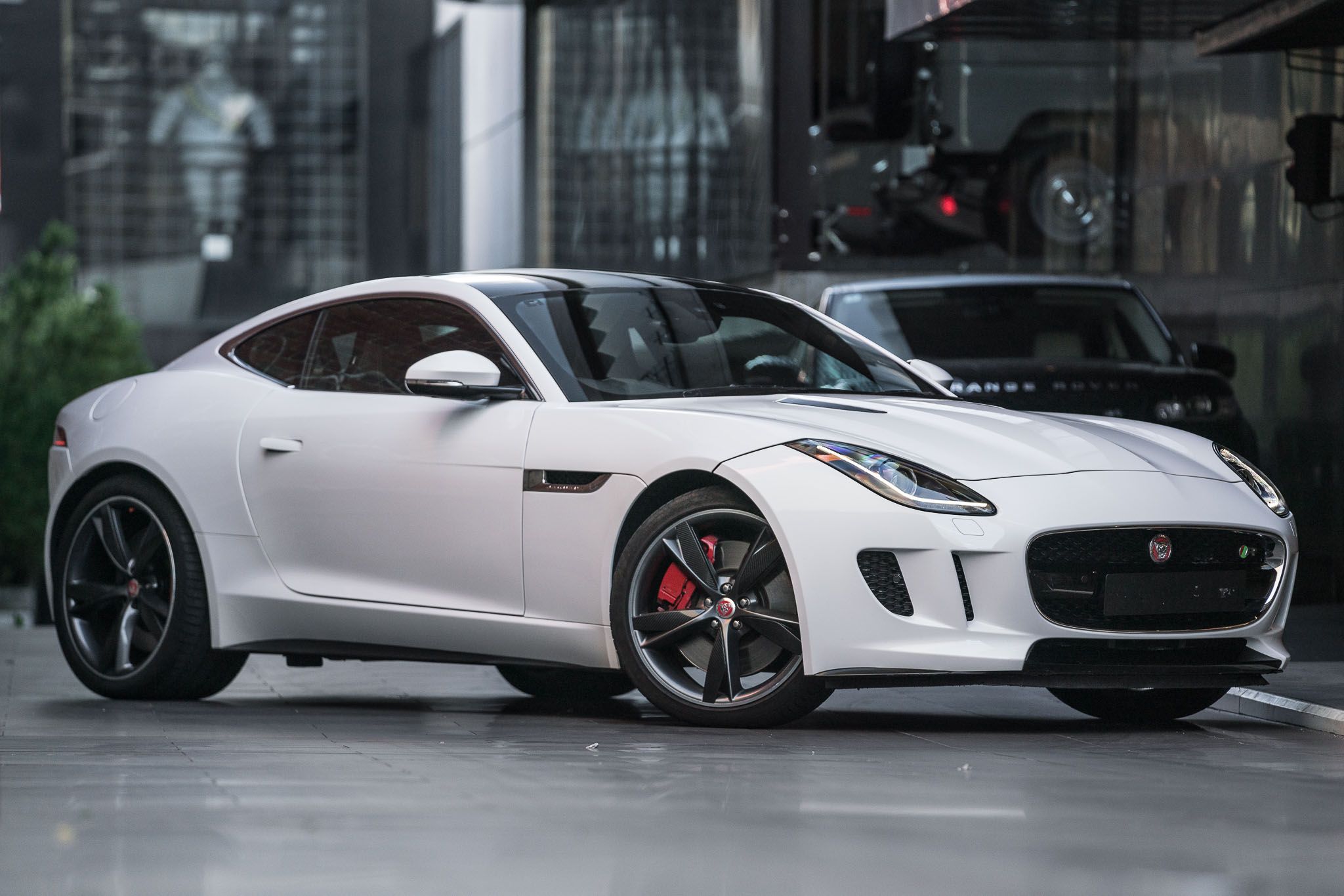 White type. Jaguar f Type r. Ягуар f Type r Coupe. F Type x152. Jaguar f-Type x152.