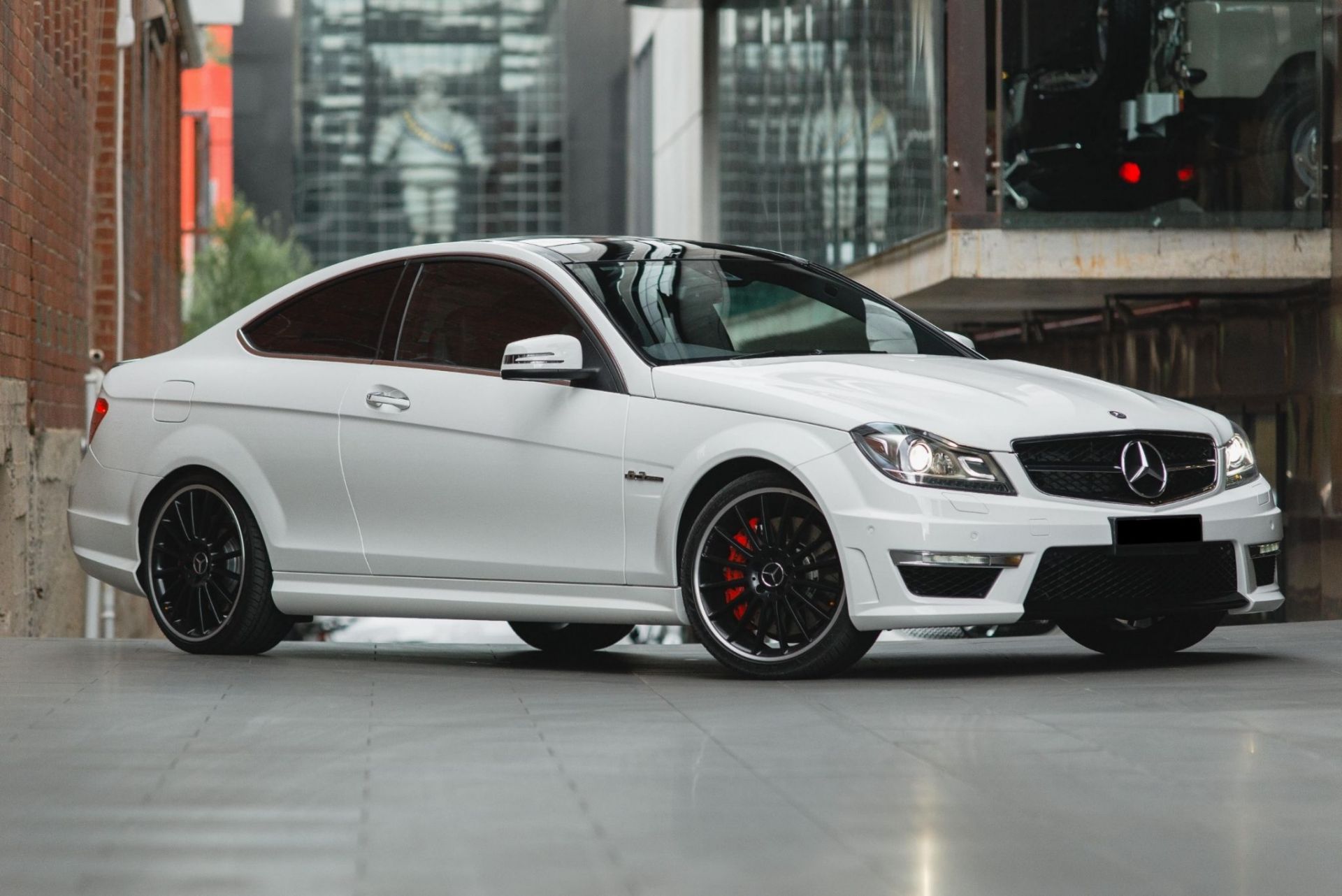 Мерседес c63 AMG Performance