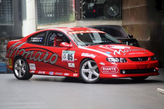 2002 Holden Monaro CV8 