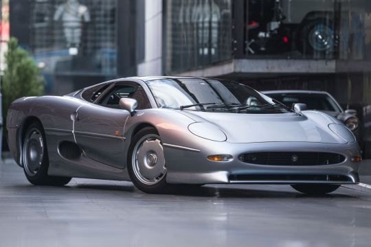 1993 Jaguar XJ-220  