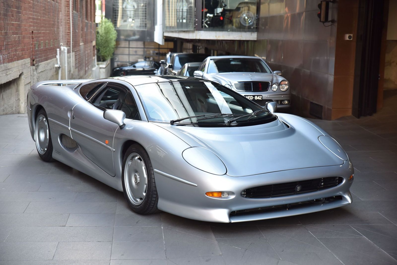 Jaguar xj220 открытие фар