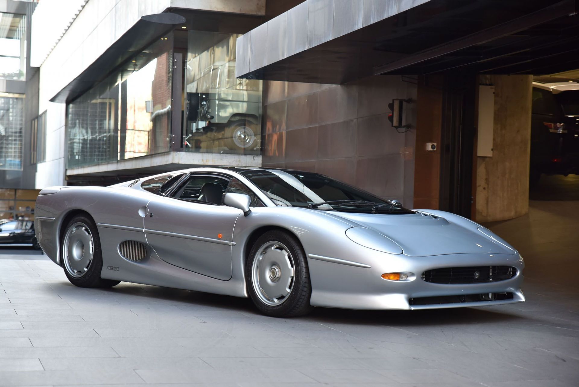 Ягуар xj220 фото